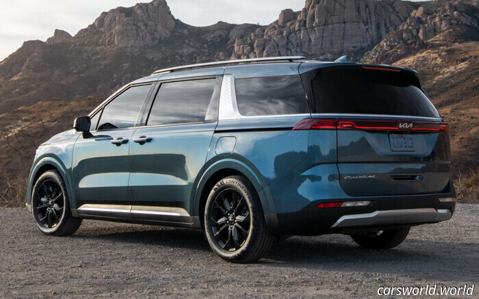 Carnival Owners Claim Sliding Doors Pose a Risk, Kia Responds That No Injuries Have Been Reported Yet | Carscoops